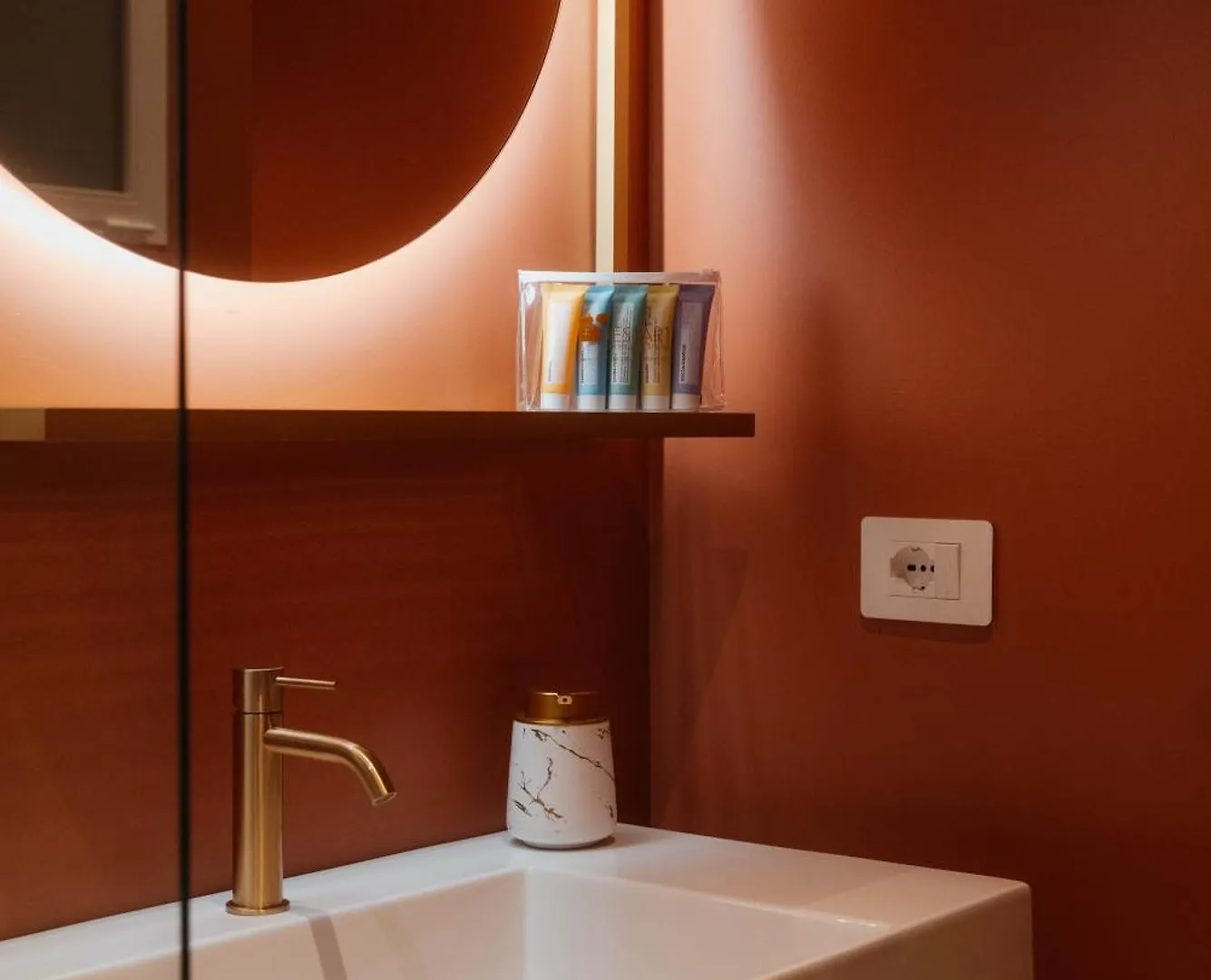 Restart Accommodations Tritone Rom Lägenhet